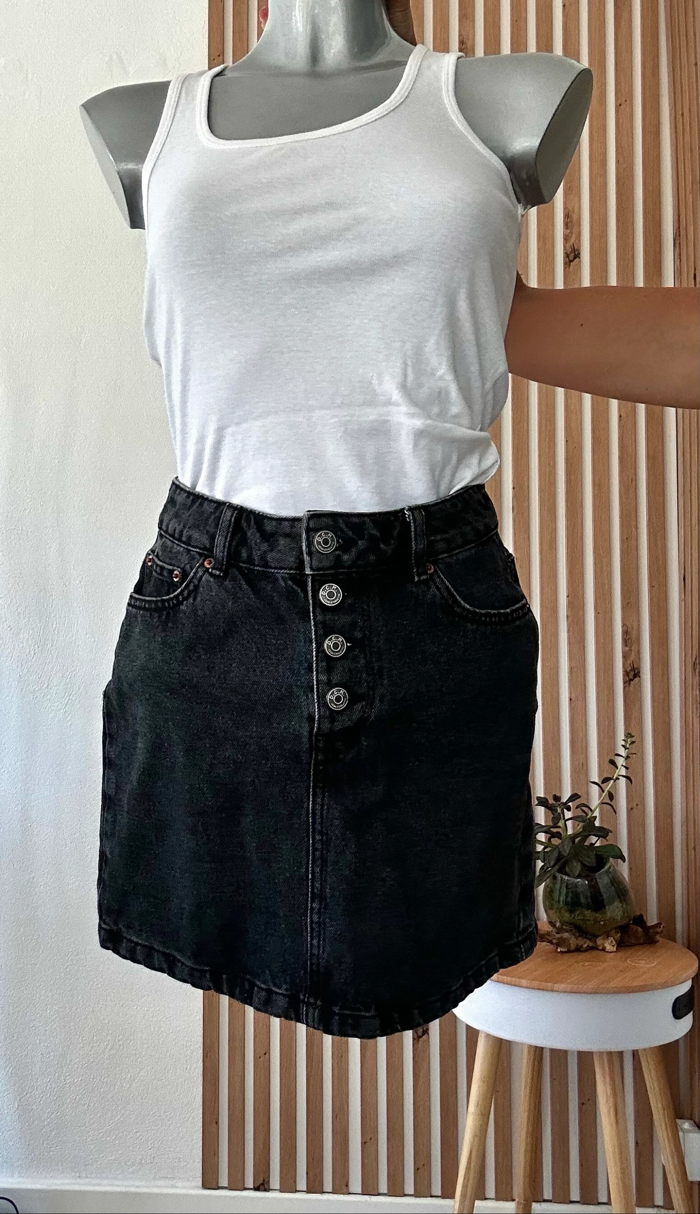 Distressed black denim skirt Jennyfer – Size XS – Buttoned – photo 2